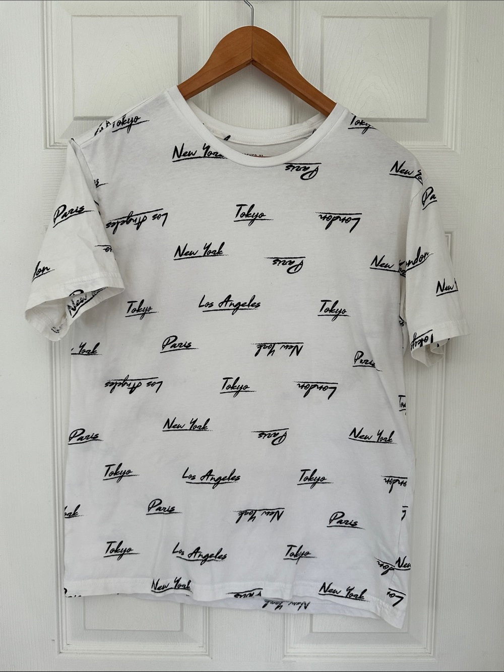 4/$$20 Forever 21 White Tee with Black City Script